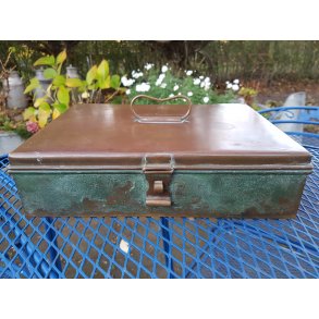 Gammel vrdiboks i messing