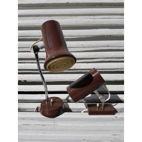 Retro bord og vglampe