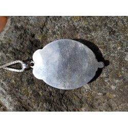 Gammel vedhng med lapis sten.