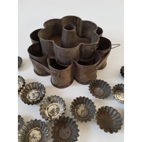 Gamle kageforme i metal