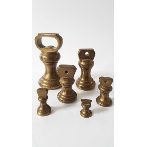 Gamle vgtlodder i messing