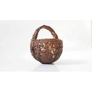 Unik kurv udskret i kokosnd fra kolonial tid