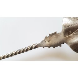 Ske i renssance stil med snuet skaft i slvplet