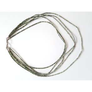 Halskde i slv og jade