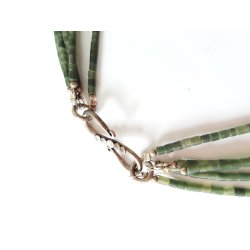 Halskde i slv og jade