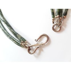 Halskde i slv og jade