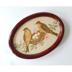 Gammel broderi i ovalt mahogni ramme