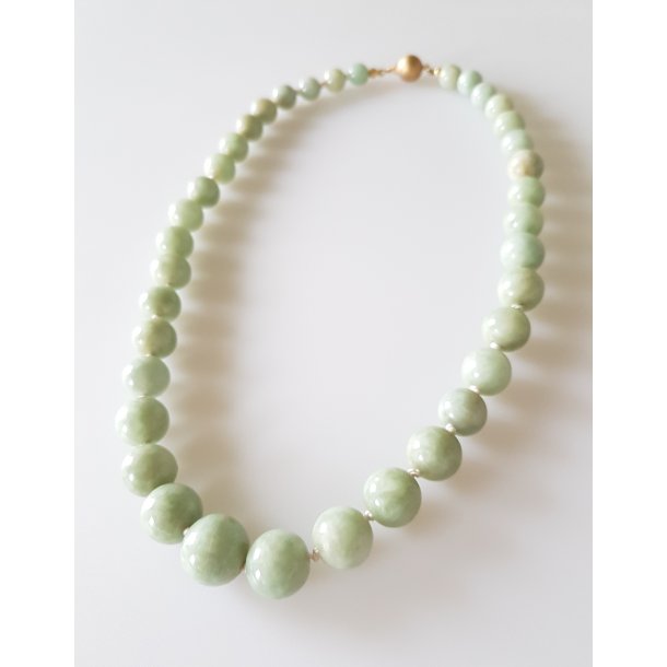 Vintage jade halskde med 14 kt guld ls