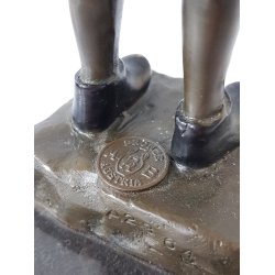 Skulptur i bemalet bronze monteret p sokkel af marmor