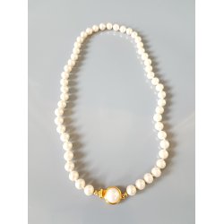 Retro perlekde prydet med 8 kt guld ls