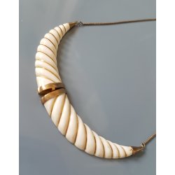 Retro halscollier udfrt i forgyldt slv og ben