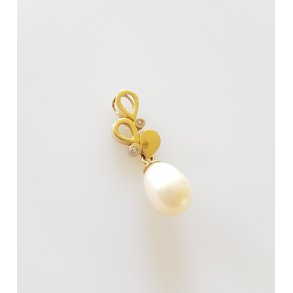 Jens J. Aagaard vedhng i 14 karat guld prydet med perle