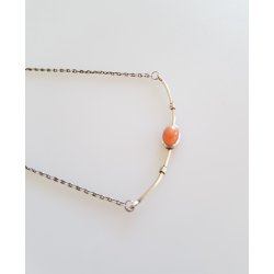 Flot retro halssmykke i slv prydet med koral