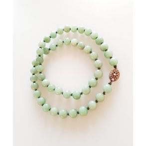 Vintage halskde i lysegrn jade