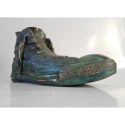 Bronze skulptur "Sneakers"