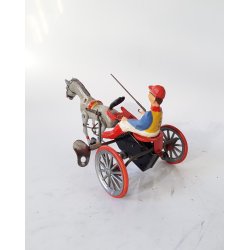 Gammel mekanisk legetj, travhest med sulky