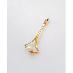 Hermann Siersbl vedhng  i 14 karat guld prydet med perle