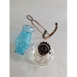 Petroleumslampe i glas og messing 