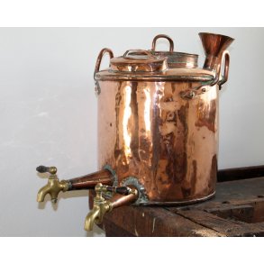 Gammel kobber kaffemaskine