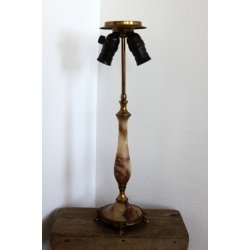 Flot marmor lampe