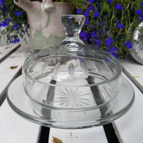 Gammel smr skl i glas