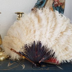 Antik vifte af skildpaddeskjold og strudsefjer