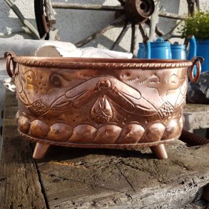 Antik urtepotteskjuler i kobber