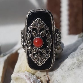 Art Deco ring i slv med sort og rd onyx og similisten