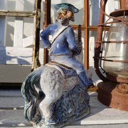 L.Hjorth Bornholm figur