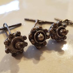 Antikke orientalsk knapper i slv