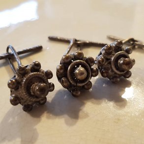 Antikke orientalsk knapper i slv