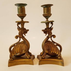 Drage lysestager i messing