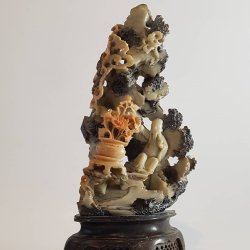 Antik Kinesisk figur udskret i sten