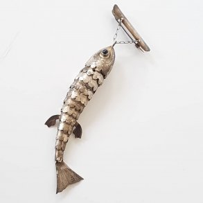 Antik broche bevgelig fisk i slv