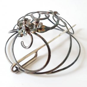 JANINA hrspnde i slv/forslvet messing.