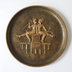 Arne Basse fad i patineret bronze