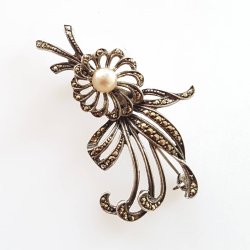 Art Deco broche
