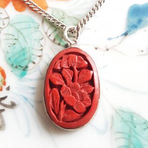 Halssmykke i slv og koral