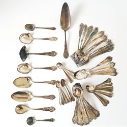 Fransk Lilje service dele i slvplet