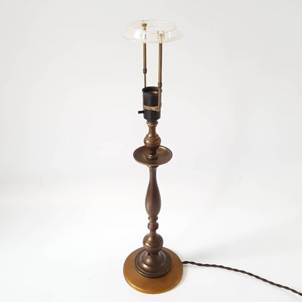 Art Deco bordlampe udfrt i bronze og messing
