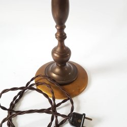 Art Deco bordlampe udfrt i bronze og messing