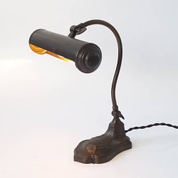 Art Deco bordlampe med den smukkeste patinering