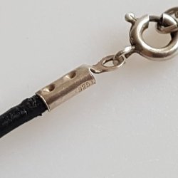 Retro halssmykke udfrt i rav, lava,ldersnor og slv