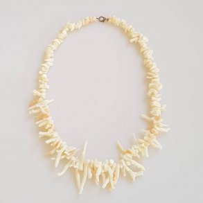 Vintage halskde i hvid koral