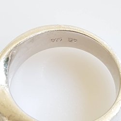 Robust retro ring i sterling slv med lille sten