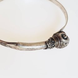 Gammel armbnd i slv