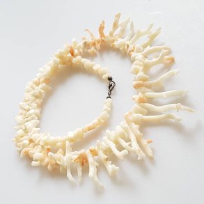 Vintage halskde i hvid koral