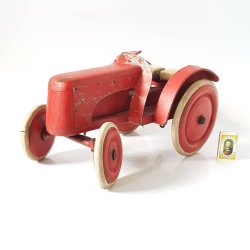 Gammel hndlavet traktor