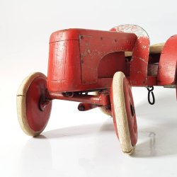 Gammel hndlavet traktor