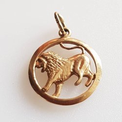 Vedh�ng stjernetegn L�ve fremstillet i 8 karat guld